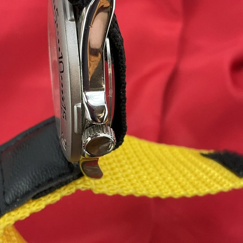 Black Yellow &‎ Silver Toned Wristwatch Luminous Hands New Battery